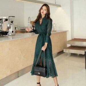 Early Autumn Pure Color Shirt-style Lace Fish