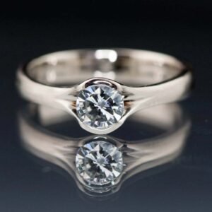 Fashionable Zircon Womens Ring With Diamonds